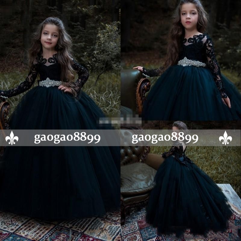 2019 Fall Black Ball Gown Flower Girl Dress New Scoop Illusion Long Sleeve Lace Appliques Empire Tulle Tired Skirts Girls Dresses
2019 Fall Black Ball Gown Flower Girl Dress New Scoop Illusion Long Sleeve Lace Appliques Empire Tulle Tired Skirts Girls Dresses