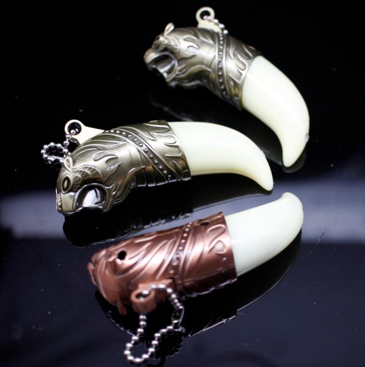 tiger windproof Inflatable Keychain Metal lighter Cigarette Butane Cigar Gas Lighters For Smoking Pipes bongs Accessories Tools W260202