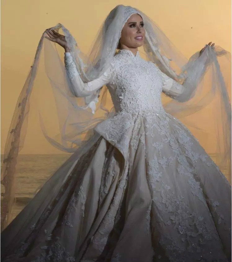 A Line Long Sleeve Wedding Dresses Muslim High Neck Luxury Applique Sweep Train Plus Size Wedding Dress Beads Saudi Arabia Beach Bridal Gown