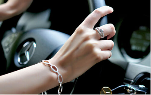 Size 4-10: Stunning Sterg Sier White Topaz & onia Bridal Band Ring Set