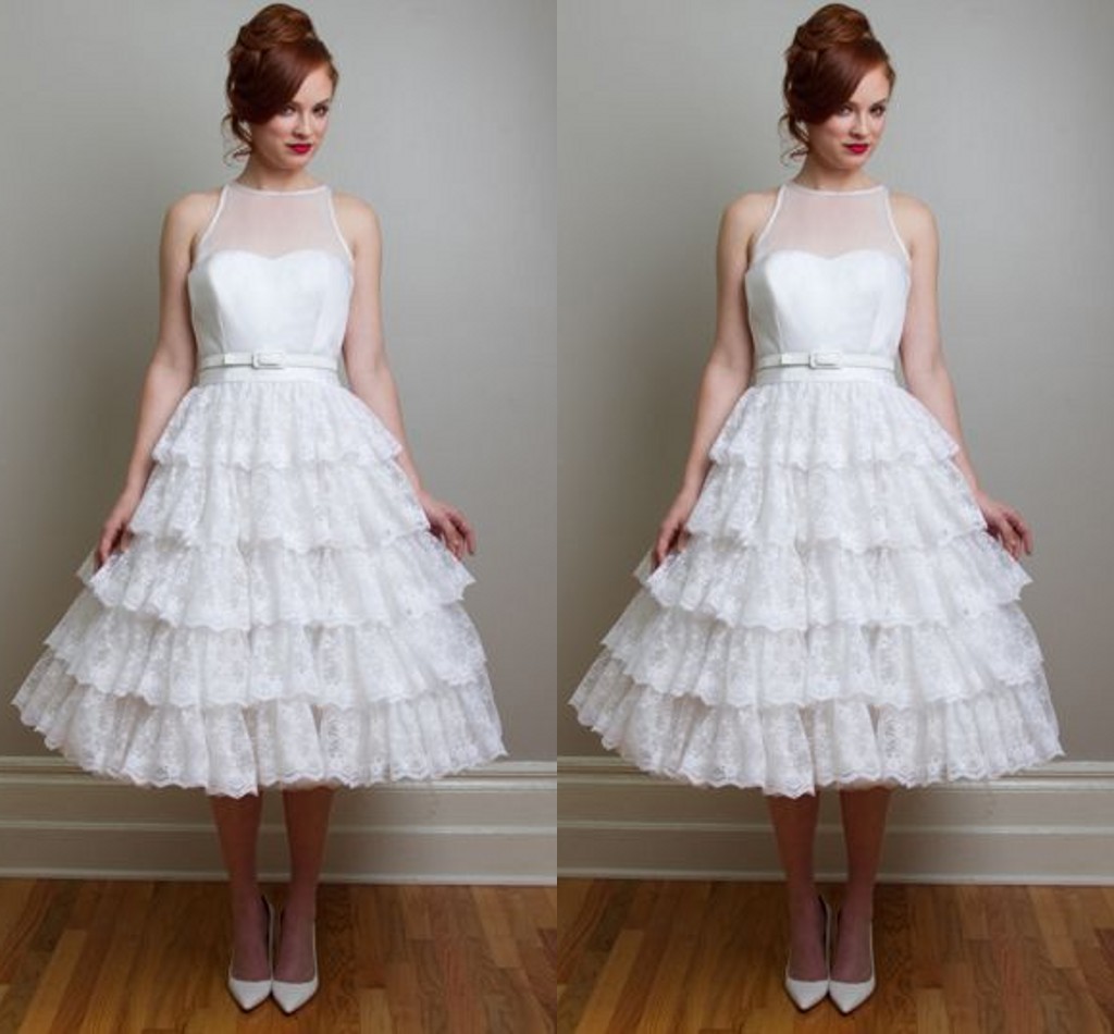 Long Sleeve Lace Knee Length Wedding Dresses Sheer Neck Sexy Hollow A Line Applique Lace Vintage White Bridal Gowns 2016 Robe de Mariage, Champagne
Long Sleeve Lace Knee Length Wedding Dresses Sheer Neck Sexy Hollow A Line Applique Lace Vintage White Bridal Gowns 2016 Robe de Mariage, Champagne
