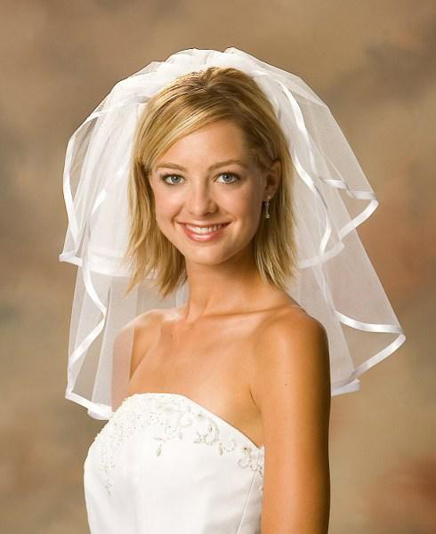 New Wedding Accessories White/Ivory Fashion Ribbon Edge Short Two Layer Bridal Veils With Comb High Quality
New Wedding Accessories White/Ivory Fashion Ribbon Edge Short Two Layer Bridal Veils With Comb High Quality