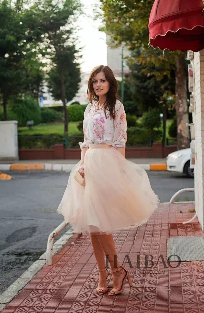 2016 Instock Cheap Summer Tiered Tutu Skirt Tulle Short Bridesmaid Dresses 7 Layers Female Party Skirts Girls Fashion Ball Gown Knee Length 0510