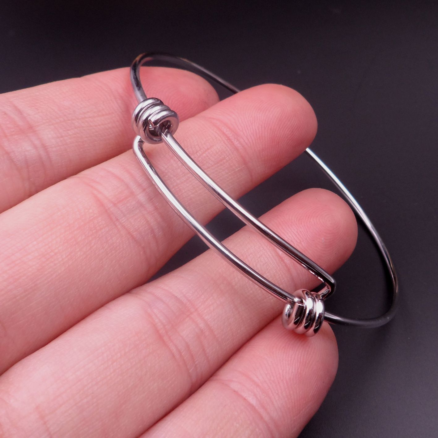 in bulk 5pcs lOT stainless steel Silver Adjustable Bangle Bracelet Fashion Simple design ball end cuff bangle jewelry findings women gifts
in bulk 5pcs lOT stainless steel Silver Adjustable Bangle Bracelet Fashion Simple design ball end cuff bangle jewelry findings women gifts