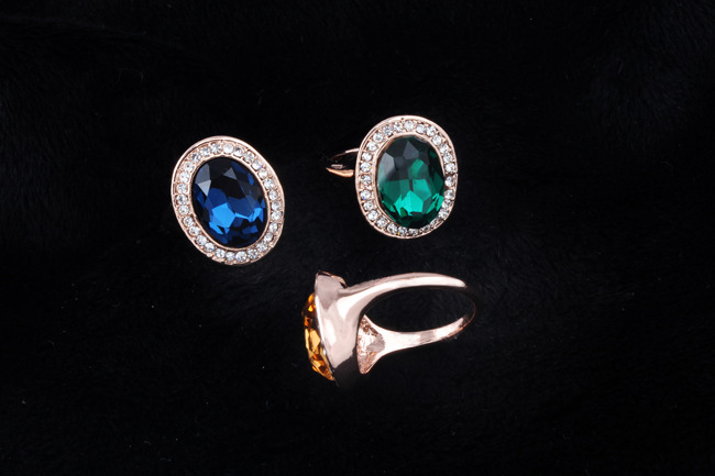 Pretty wedding ring woman men Luxury Engagement Ring 18K Rose Gold Plated Cubic Zirconia Wedding Ring Set Austrian Crystal Gemstone Rings
Pretty wedding ring woman men Luxury Engagement Ring 18K Rose Gold Plated Cubic Zirconia Wedding Ring Set Austrian Crystal Gemstone Rings