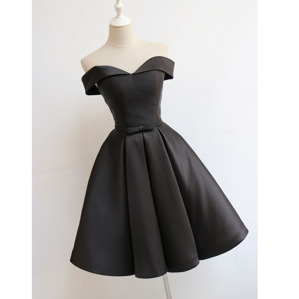 sexy black party dresses off shoulder satin knee length prom gowns laceup zipper back cocktail dresses real pictures