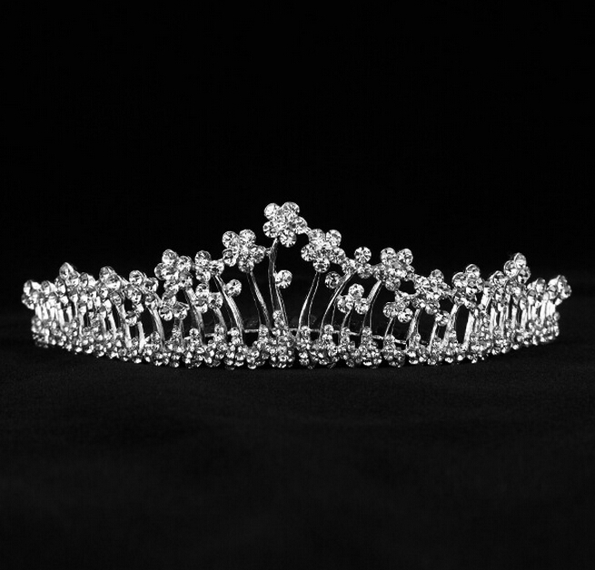 2022 Bridal Accessories Kate Middleton Romatic Shiny Tiaras Bridal Hair Crystals Crowns Wedding Bridal Jewelry Fascinators
2022 Bridal Accessories Kate Middleton Romatic Shiny Tiaras Bridal Hair Crystals Crowns Wedding Bridal Jewelry Fascinators