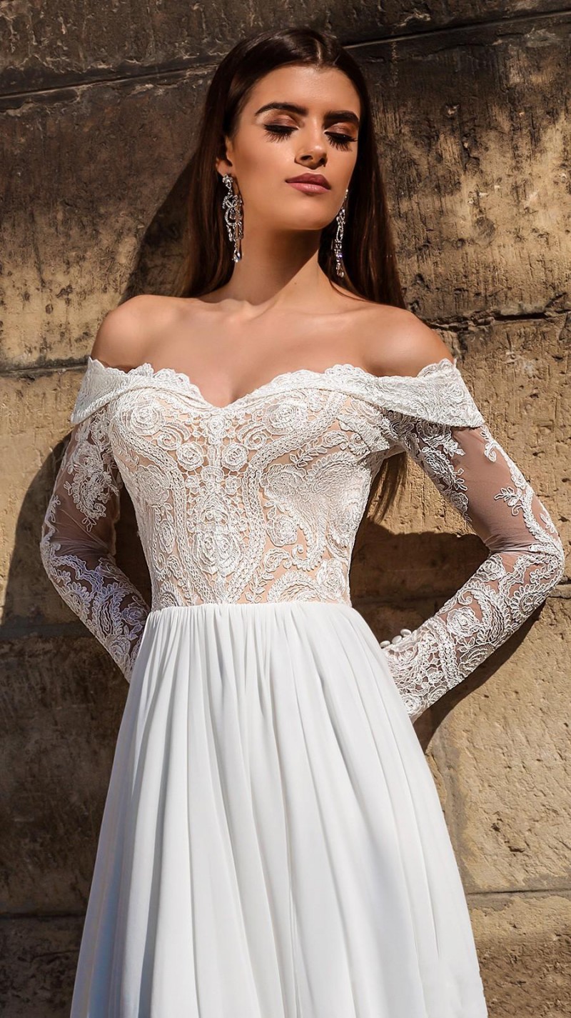 Affordable A e Beach Gown Long Sleeve Off The Shoulder Sweep Train Winter Country Wedding Dress Lace Applique Plus Size Bride
