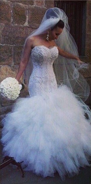 Bodycon Lace Wedding Dresses Lace Appliques White Tiered Ruffles Tulle Bridal Dresses Floor Length Puffy Mermaid Wedding Gowns