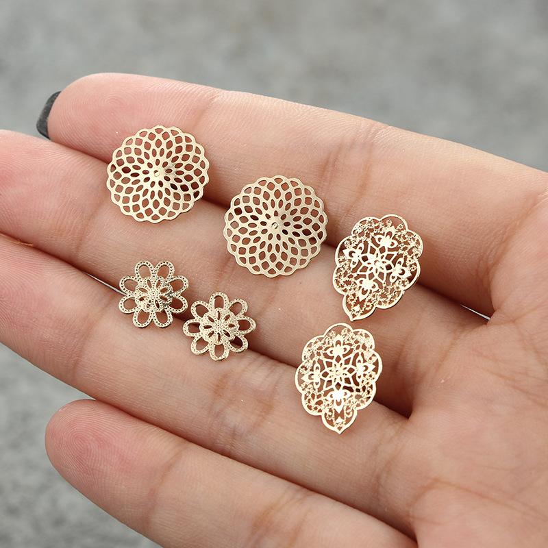 Stud Women's Fashion Elegant Hallow Out Flower Alloy Earrings Set Gold Geometric Earring Party Jewelry
Stud Women's Fashion Elegant Hallow Out Flower Alloy Earrings Set Gold Geometric Earring Party Jewelry