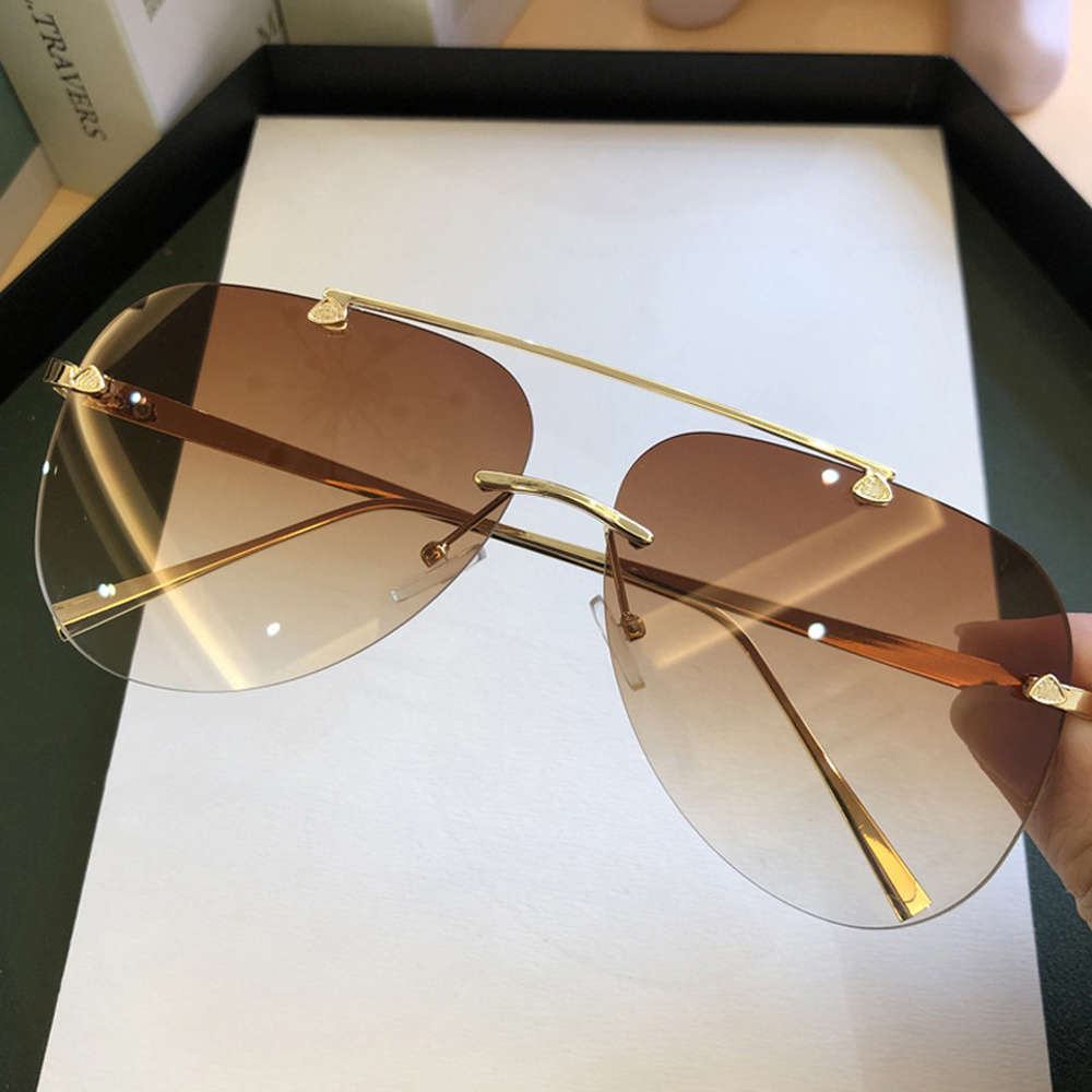 2021 Sunglass For Men Vintage Rimls Alloy Aviation Pilot Brand Gradient Sun Glass Female Metal Oval Shad Black Brown{category}, White;black
2021 Sunglass For Men Vintage Rimls Alloy Aviation Pilot Brand Gradient Sun Glass Female Metal Oval Shad Black Brown{category}, White;black