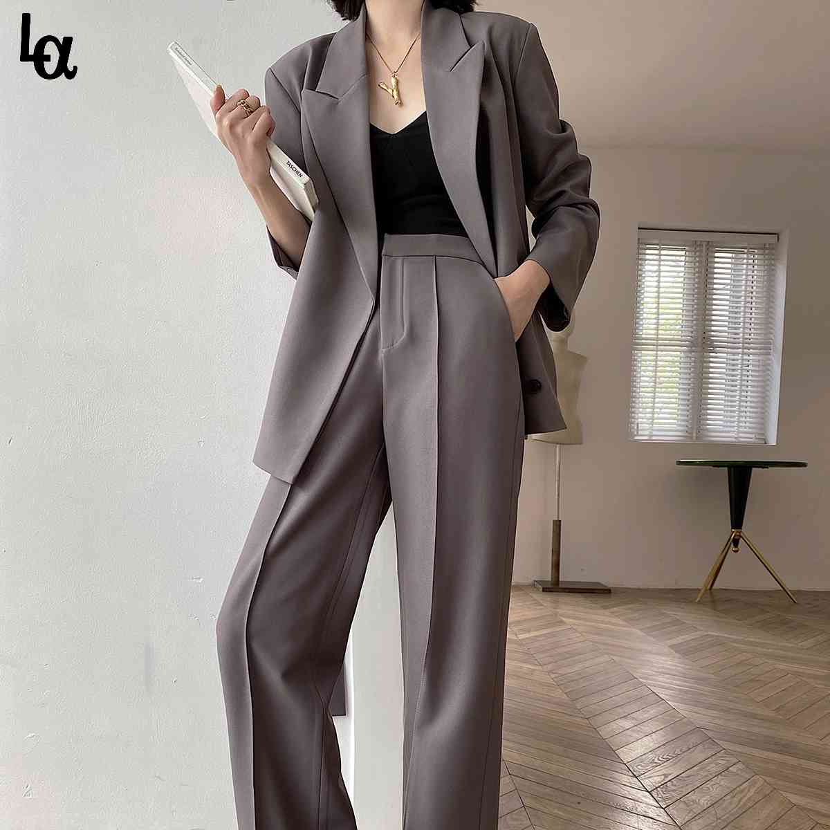 Summer Spring Women Gray Blazer Suits With Belt + Loose Long Pants Set Office Wear Ladies Two-piece Sets 210519
Summer Spring Women Gray Blazer Suits With Belt + Loose Long Pants Set Office Wear Ladies Two-piece Sets 210519