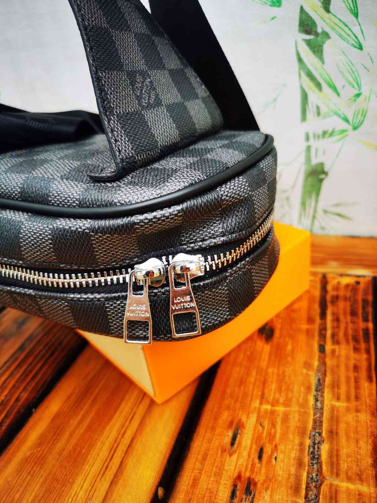 8 LV LOUIS MONTAIGNE BB Handbags Leather Women Shoulder Bags VUTTON Messenger Crossbody Bag VITTON Purse Fashion Designer Handbag To, Red;black
8 LV LOUIS MONTAIGNE BB Handbags Leather Women Shoulder Bags VUTTON Messenger Crossbody Bag VITTON Purse Fashion Designer Handbag To, Red;black