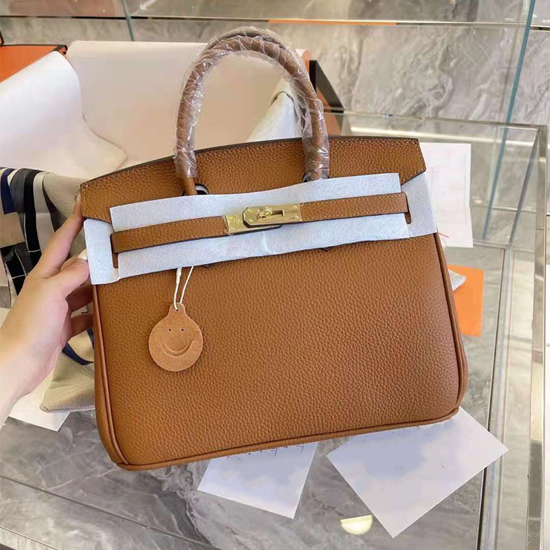 handbags Top Quality Version bag 30CM 25 cm luxurys designer leather clutch 2021 hot solds womens bags, Black
handbags Top Quality Version bag 30CM 25 cm luxurys designer leather clutch 2021 hot solds womens bags, Black