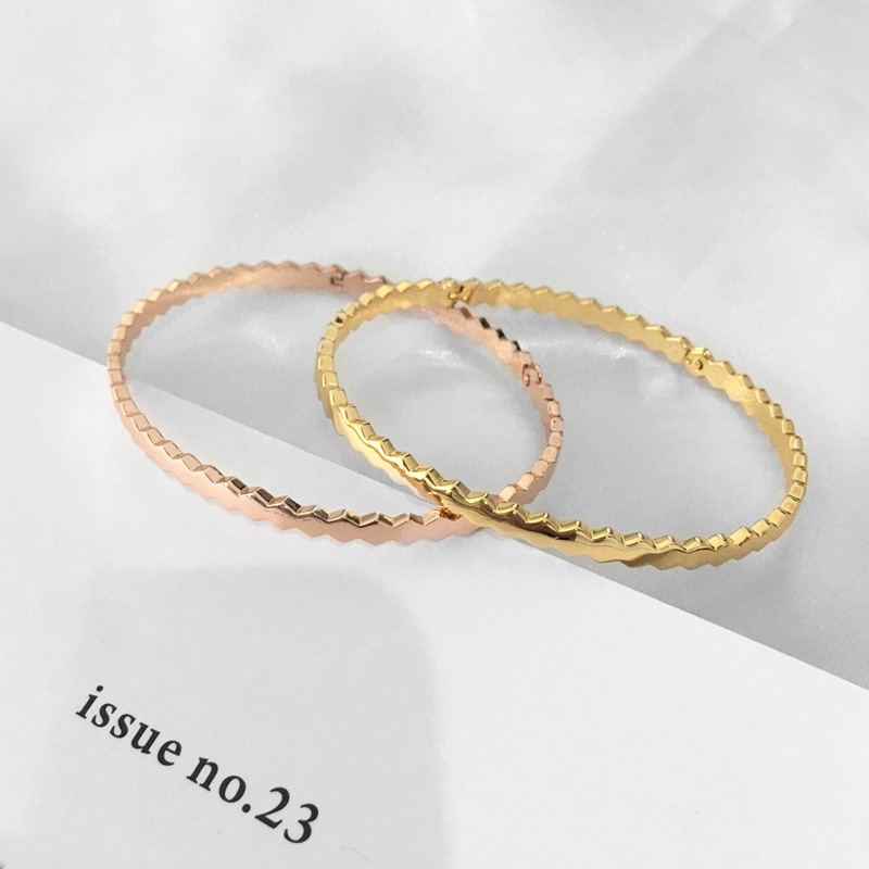 Personalized Simple Honeycomb Wave Bracelet Cuff Jewelry Female Light Luxury Net Red with The Same Paragraph No Diamond Open