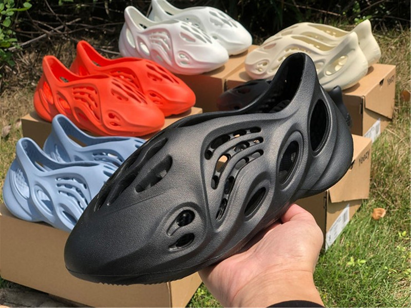 2021 New With Box Men Women Sports Shoes Foam Runner Hole Shoes Luxury Designer Trainer Fashion Athletic Shoes Sneaker
2021 New With Box Men Women Sports Shoes Foam Runner Hole Shoes Luxury Designer Trainer Fashion Athletic Shoes Sneaker