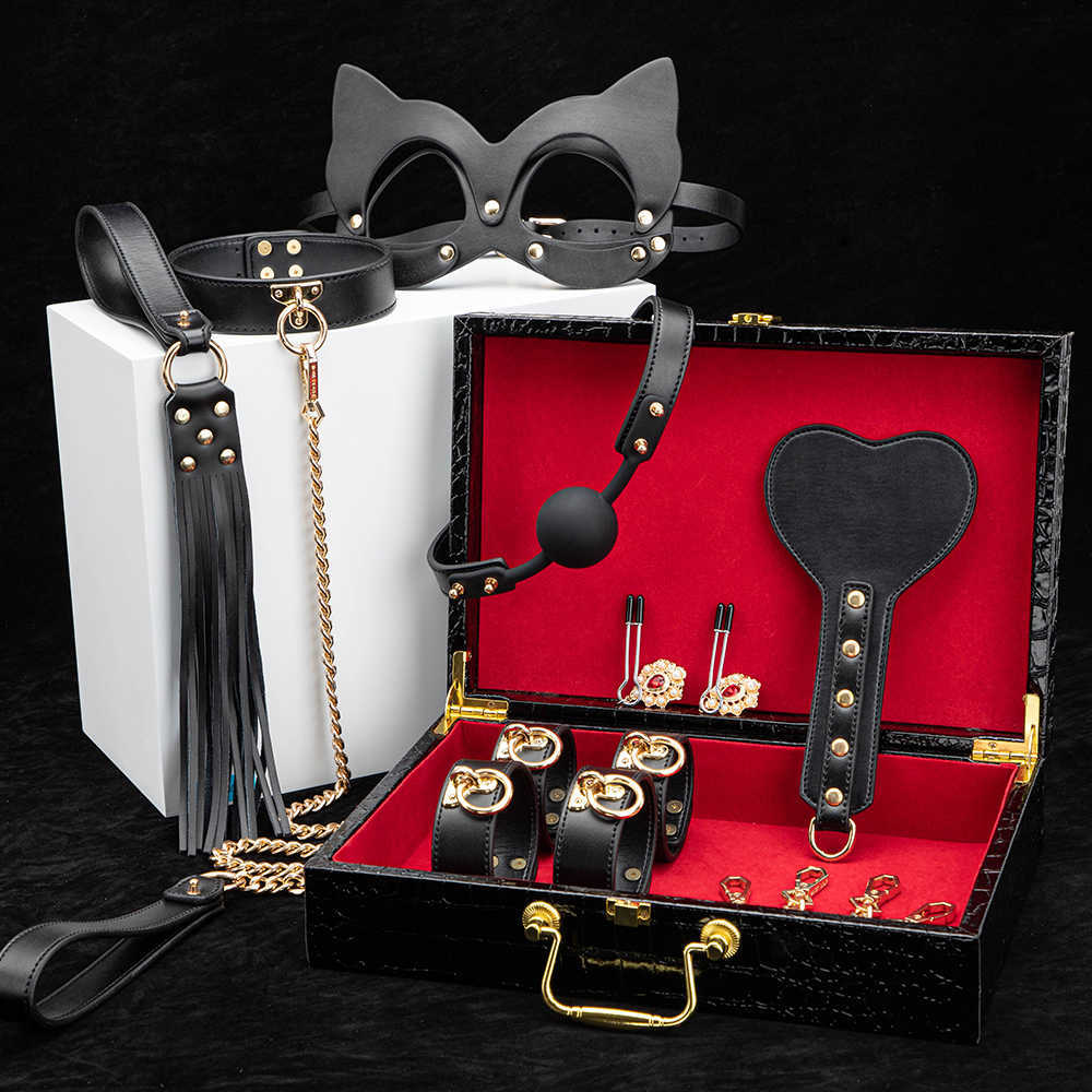 Erotic Bed Bondage Kits Slave Restraint Bondage Set PU leather Handcuffs Collar Gag Whip Adult For Women Couples Q0602
Erotic Bed Bondage Kits Slave Restraint Bondage Set PU leather Handcuffs Collar Gag Whip Adult For Women Couples Q0602