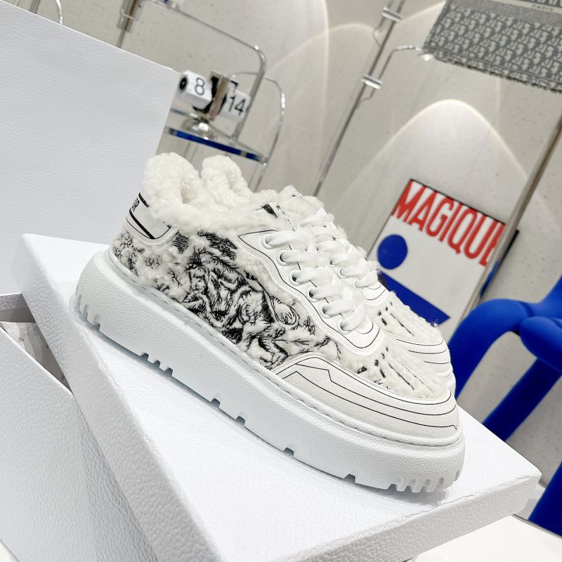 Autumn and winter shoes designer shell head women's casual small white one blue Ruyi printed embroidered wool 3D fur additive sneakers, Box
Autumn and winter shoes designer shell head women's casual small white one blue Ruyi printed embroidered wool 3D fur additive sneakers, Box
