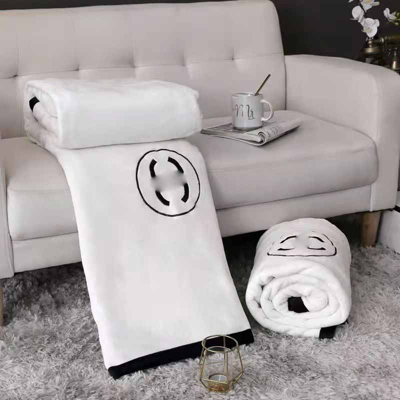 Letter Blanket Soft Wool Scarf Shawl Portable Warm Plaid Sofa Bed Fleece Spring Autumn Women Throw Blankets
Letter Blanket Soft Wool Scarf Shawl Portable Warm Plaid Sofa Bed Fleece Spring Autumn Women Throw Blankets