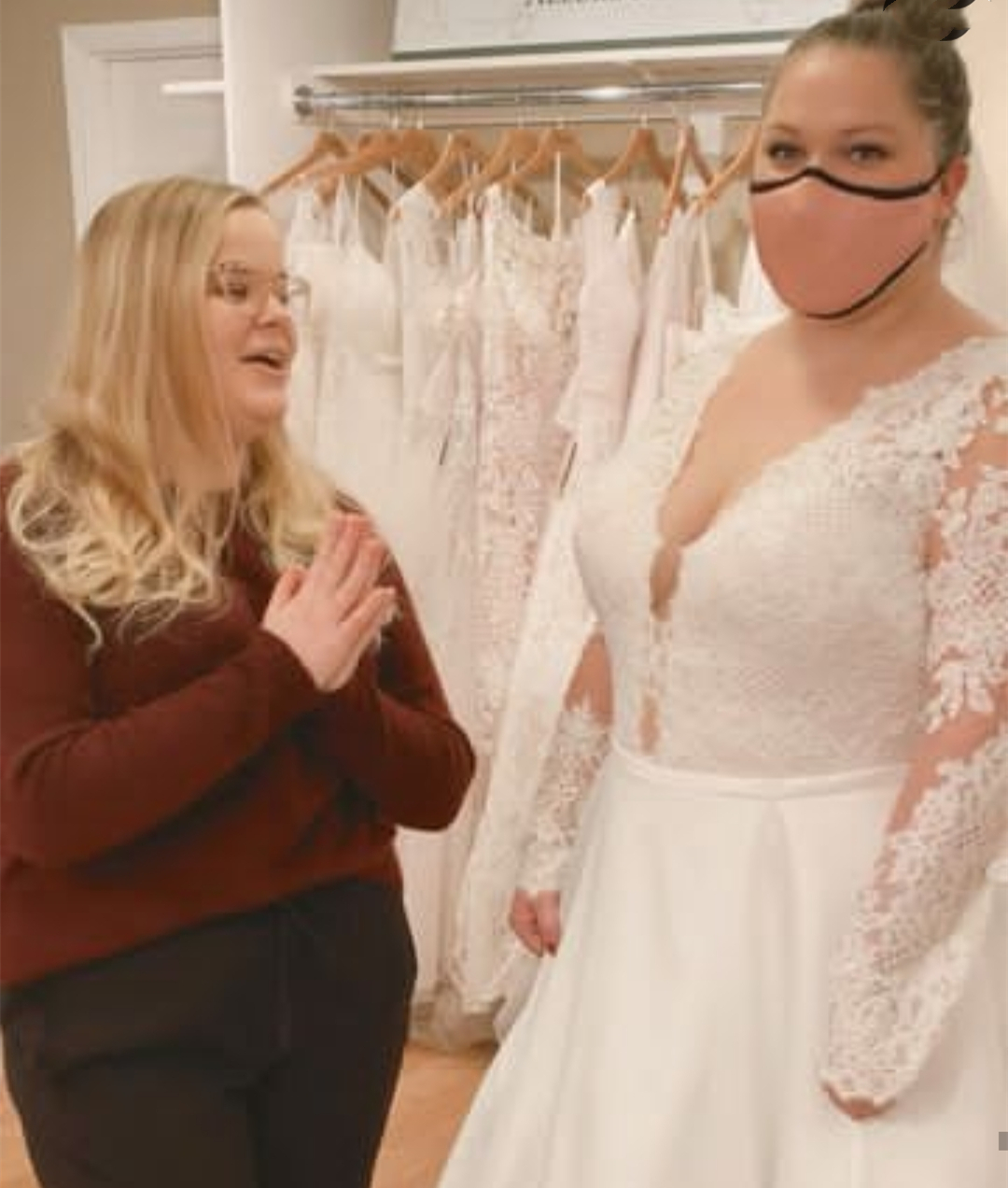 Plus Size Wedding Dress 2021 Long Sleeve Sexy V-Neck Floor Length Chiffon Pleat Sweep Train Bridal Gowns Robe De Mariee Big