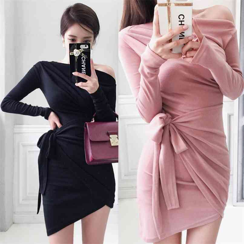 spring Korean temperament slim-fit pleated oblique shoulder knitted bag hip lace bottoming dress 210520, Black
spring Korean temperament slim-fit pleated oblique shoulder knitted bag hip lace bottoming dress 210520, Black