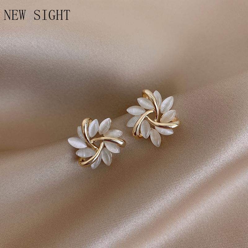 Stud Sight Elegant Exquisite Opal Flower Circle Earrings For Woman Classic Jewelry Luxury Party Girl's Unusual, Golden;silver
Stud Sight Elegant Exquisite Opal Flower Circle Earrings For Woman Classic Jewelry Luxury Party Girl's Unusual, Golden;silver