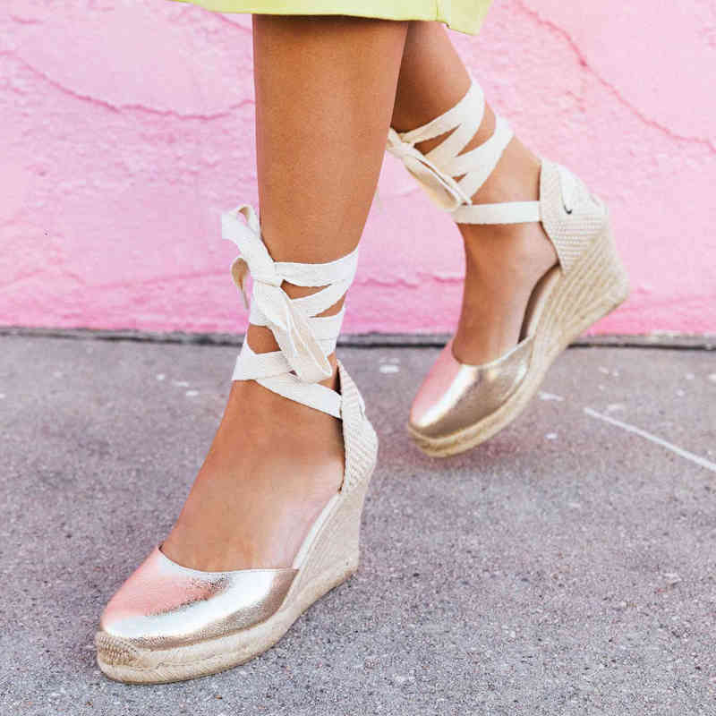 Teahoo Summer Bling Gold Ankle Strap Wedge Espadrilles Platform Slingback Gladiator Sandals Women, Black
Teahoo Summer Bling Gold Ankle Strap Wedge Espadrilles Platform Slingback Gladiator Sandals Women, Black