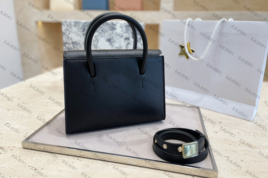 Luxury handbags ladies bags can be portable large capacity 4 colors to choose from size 25*19cm
Luxury handbags ladies bags can be portable large capacity 4 colors to choose from size 25*19cm