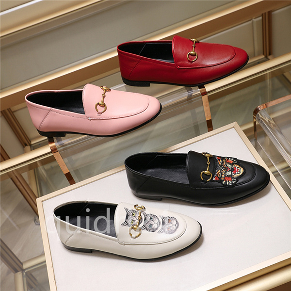 Designer Mens womens casual shoes mules loafers slip on leather velvet flats embroidery horsebit buckle men girls fashion triple s Espadrill, Black
Designer Mens womens casual shoes mules loafers slip on leather velvet flats embroidery horsebit buckle men girls fashion triple s Espadrill, Black