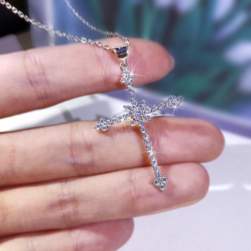 Pendant Necklaces Trendy Female White Zircon Chain Necklace Classic Silver Color Wedding Dainty Crystal Cross For Women
Pendant Necklaces Trendy Female White Zircon Chain Necklace Classic Silver Color Wedding Dainty Crystal Cross For Women