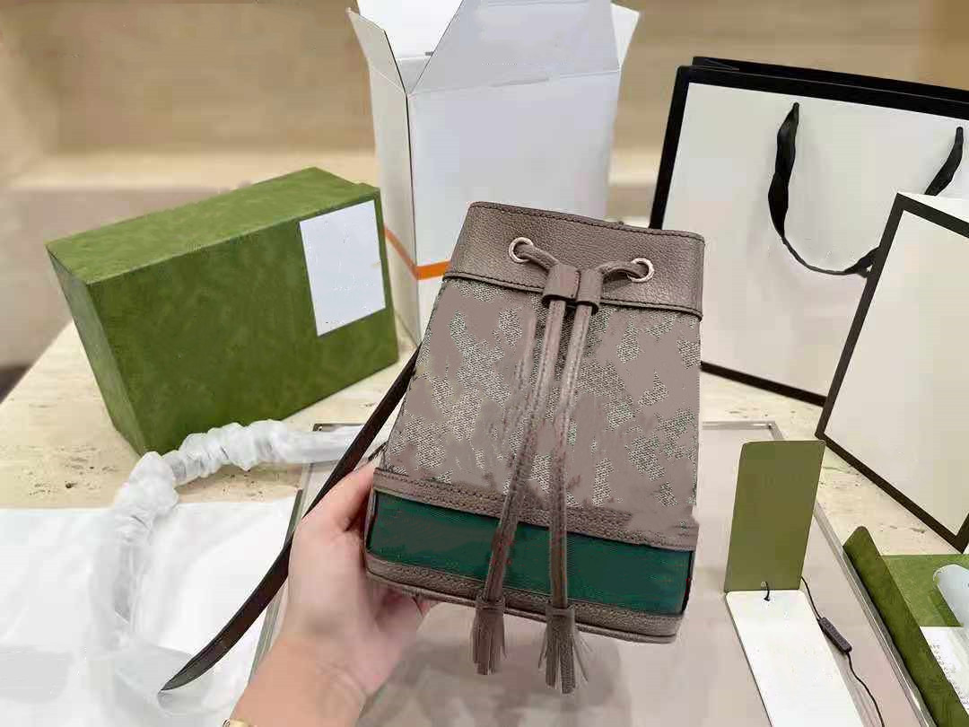 High Quality luxurys bags designers Fashion womens CrossBody Canvas Printed Handbag ladies Shoulder Bag purse 2021 Mini bucket Cross Body wallets Handbags -680, Customize
High Quality luxurys bags designers Fashion womens CrossBody Canvas Printed Handbag ladies Shoulder Bag purse 2021 Mini bucket Cross Body wallets Handbags -680, Customize