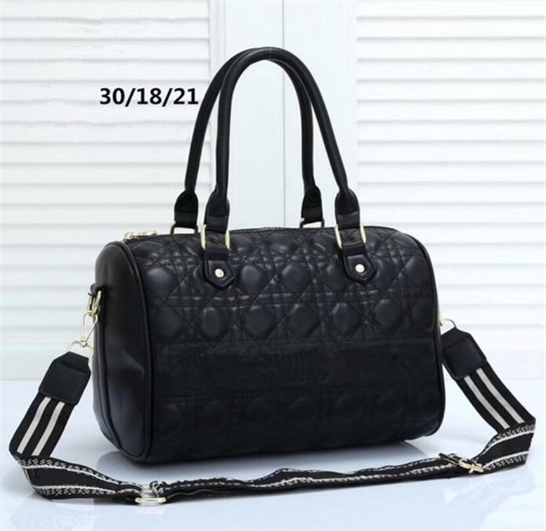 Top Quality New Women dyeing process Large handbags Totes Purses Flower PU Leather Shoulder bags Crossbody bag Lady Summer Bags Pretty 91
Top Quality New Women dyeing process Large handbags Totes Purses Flower PU Leather Shoulder bags Crossbody bag Lady Summer Bags Pretty 91
