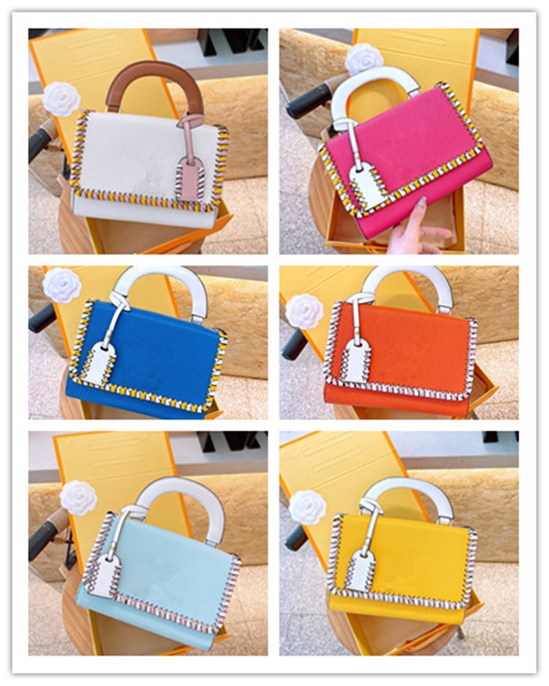 Luxury designer handbags women twists lock chain bag TWIST premium lizard print handbag 100% high quality leather one-shoulder messenger bags square box, Sky blue
Luxury designer handbags women twists lock chain bag TWIST premium lizard print handbag 100% high quality leather one-shoulder messenger bags square box, Sky blue