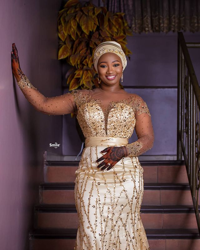 Plus Size Arabic Aso Ebi Gold Luxurious Mermaid Prom Dresses Beaded Sequins Sheer Neck Evening Formal Party Second Reception Gowns Dress ZJ665