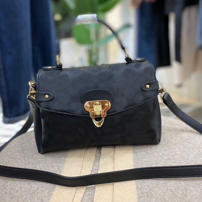 CLASSIC FLOWER Messenger Crossbody bags Handbag Purse Leather Metal Removable shoulder strap Fashion Shopping Tote Bag Real Leather Hardware Buckle, Box
CLASSIC FLOWER Messenger Crossbody bags Handbag Purse Leather Metal Removable shoulder strap Fashion Shopping Tote Bag Real Leather Hardware Buckle, Box