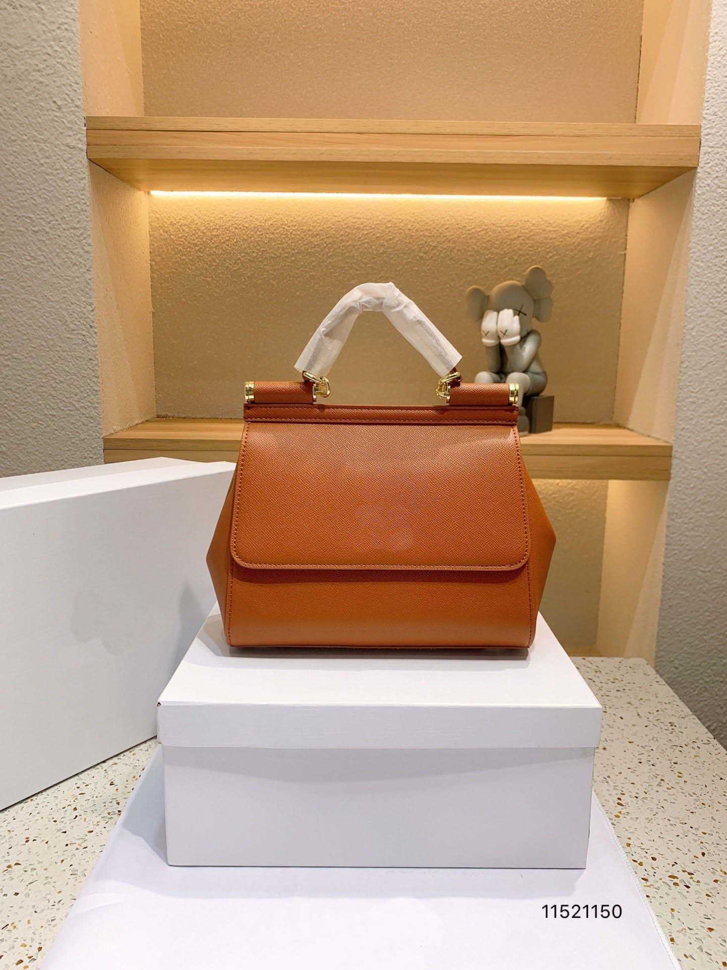 Bag 2022Miss Sicily Mini Fashion Bag Handbag palm Messenger temperament print multicolor Shoulder calfskin leather
Bag 2022Miss Sicily Mini Fashion Bag Handbag palm Messenger temperament print multicolor Shoulder calfskin leather