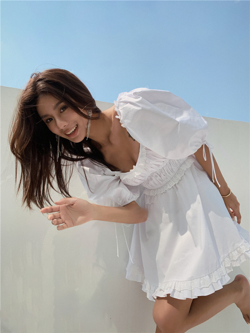 BOHO INSPIRED puff sleeve mini Sexy white party dress ruffle summer dress square neck elastic bust super chic women dress new 210331