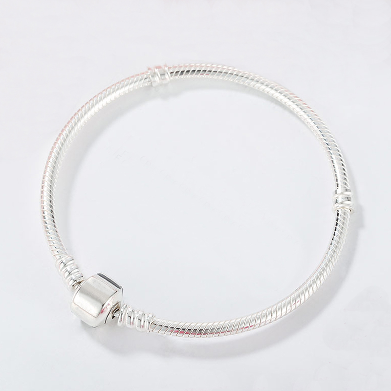 100% 925 Sterling Silver Charm Bracelets For Women DIY Jewelry Fit Pandora Beads Lady Gift With Original Box Fashion Classic Snake Chain Bracelet
100% 925 Sterling Silver Charm Bracelets For Women DIY Jewelry Fit Pandora Beads Lady Gift With Original Box Fashion Classic Snake Chain Bracelet