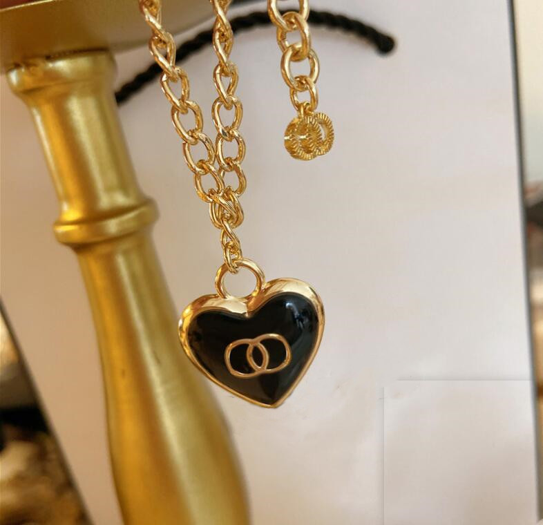 Pendants gold love Necklace fashion silver plated letter simple heart Titanium Valentine's Day lovers chain jewelry wedding
Pendants gold love Necklace fashion silver plated letter simple heart Titanium Valentine's Day lovers chain jewelry wedding