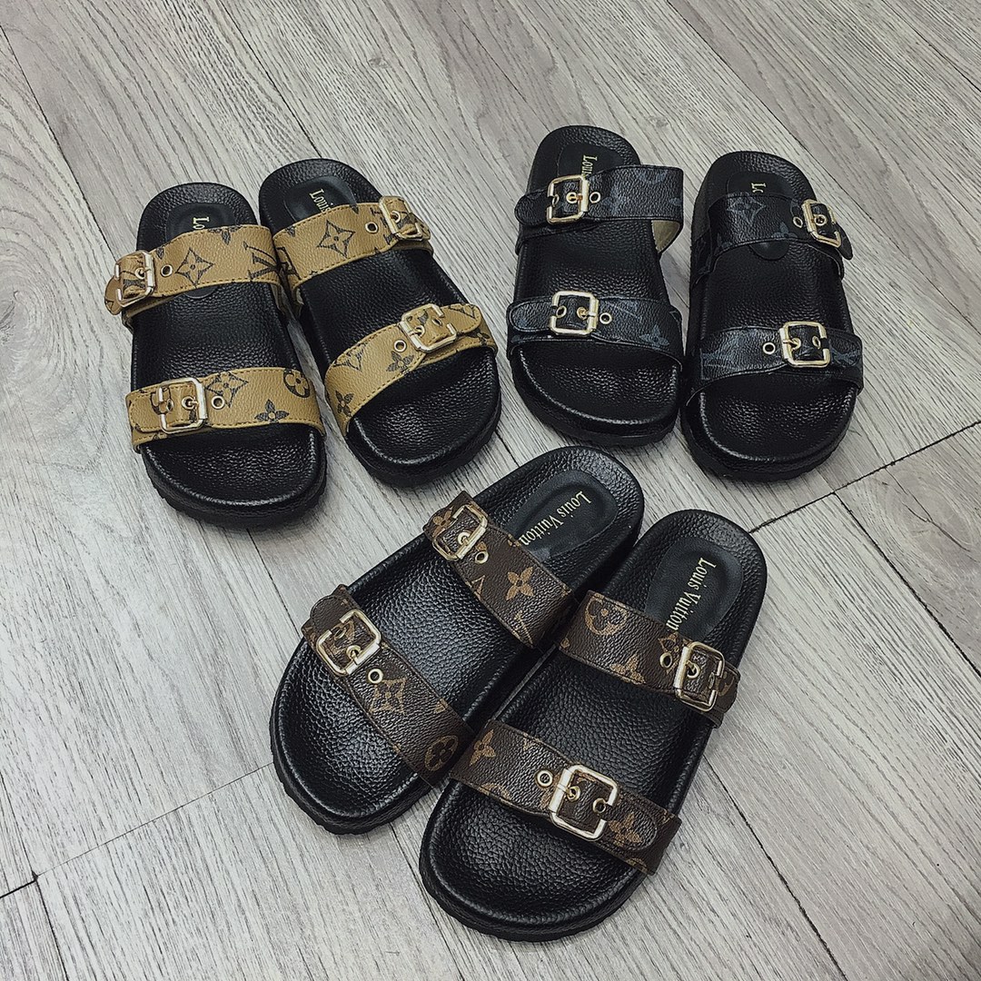 2021 Men's T-Shirts Fashion Men Louis Leather slippers Women Vitton Thong Sandals slides Flat Flip Flops channel Shoes gg, White;black
2021 Men's T-Shirts Fashion Men Louis Leather slippers Women Vitton Thong Sandals slides Flat Flip Flops channel Shoes gg, White;black
