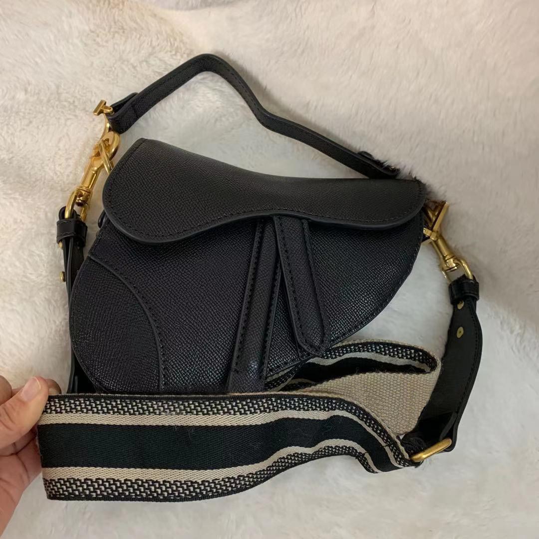Handbag Matte Saddle Bags Women Luxurys Designers 2021 fashion letter shoulder high quality genuine leather Messenger bag Designer crossbody, Red
Handbag Matte Saddle Bags Women Luxurys Designers 2021 fashion letter shoulder high quality genuine leather Messenger bag Designer crossbody, Red