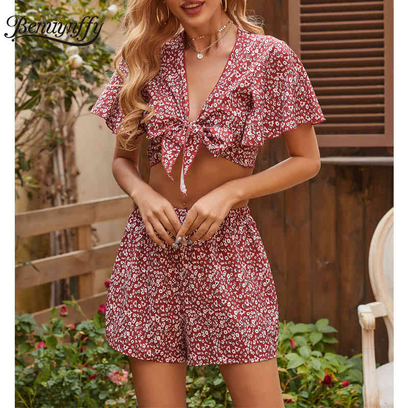 Ditsy Floral Print Deep V Neck Bow Short Sleeve Crop Top and Shorts Sets Women Summer Holiday Casual Two Piece Set 210510