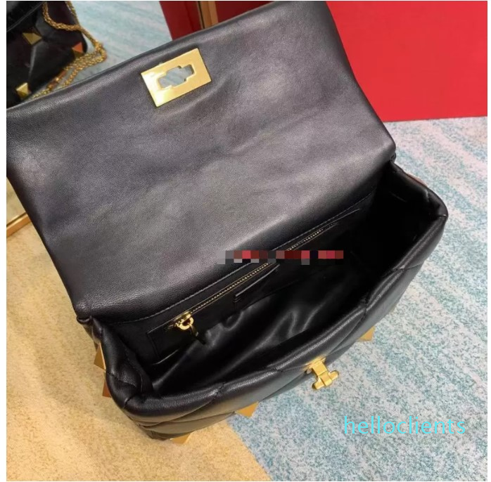 new trendy nappa pattern Roman Studs Shoulder Bag with chain High Quality Genuine Leather Rivet Messenger Flap Bags Classic Stud Bag Handbag
new trendy nappa pattern Roman Studs Shoulder Bag with chain High Quality Genuine Leather Rivet Messenger Flap Bags Classic Stud Bag Handbag