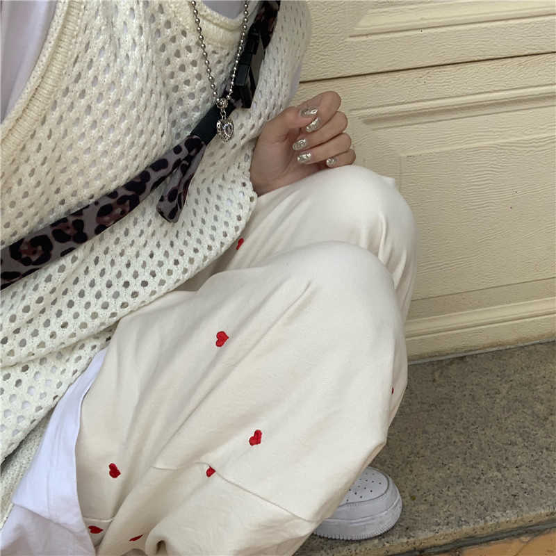 Women's Jeans Streetwear Casual Heart Shaped Embroidery Elastic Waist Vintage Baggy Straight Denim Trouser Mom Wide Leg Pants 210922
