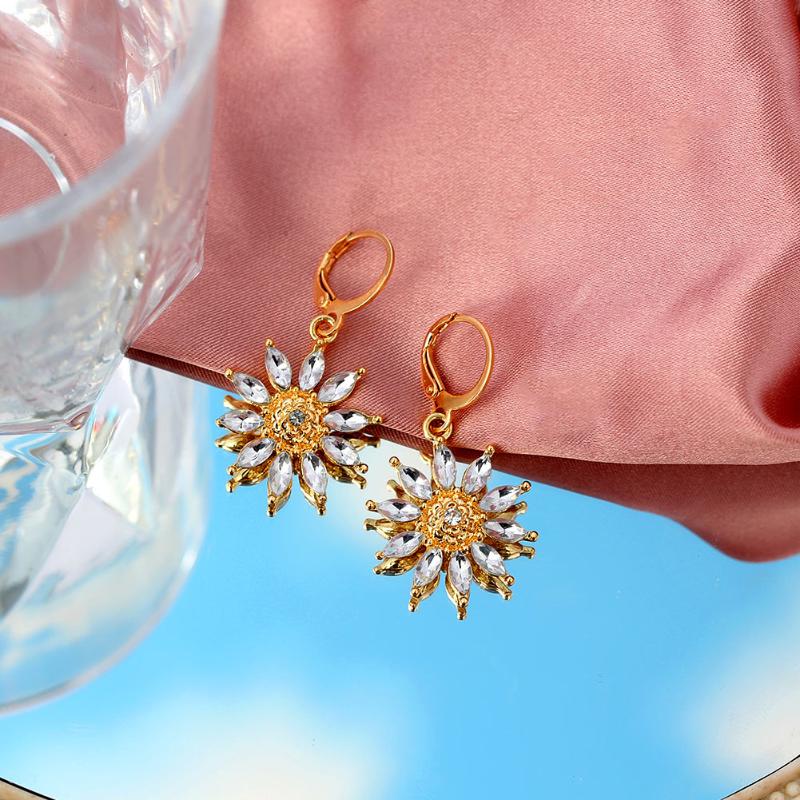 Dangle & Chandelier 2021 Fashion Elegant Sunflower Crystal Petal Drop Earrings For Women Girls Gold Color Metal Pendant Brincos Party Jewelr, Silver
Dangle & Chandelier 2021 Fashion Elegant Sunflower Crystal Petal Drop Earrings For Women Girls Gold Color Metal Pendant Brincos Party Jewelr, Silver