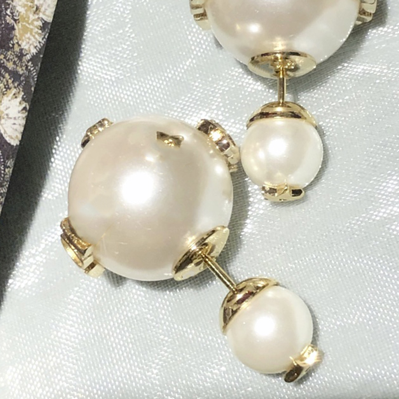 Designer Earring Stud Pearl relief letter Earrings 925 Silver For Women Party Wedding Lovers Gift LD-41
Designer Earring Stud Pearl relief letter Earrings 925 Silver For Women Party Wedding Lovers Gift LD-41