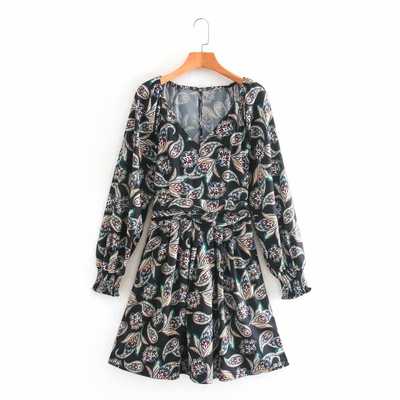 Fashion A line Floral Print Dress Spring Autumn Women Long Sleeves V neck Waist Vintage Knee Length Slim Party NX9825 210525, Black
Fashion A line Floral Print Dress Spring Autumn Women Long Sleeves V neck Waist Vintage Knee Length Slim Party NX9825 210525, Black