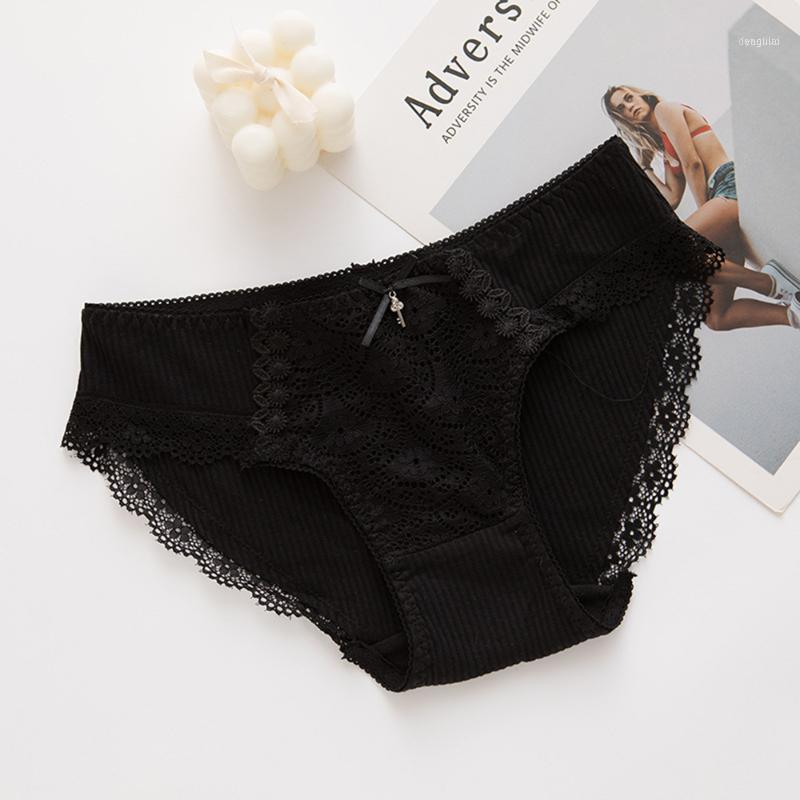 Summer Style Japanese Breathable Underwear Ladies Pure Cotton Mid-waist Lace Bowknot Women's Underwear1, Black
Summer Style Japanese Breathable Underwear Ladies Pure Cotton Mid-waist Lace Bowknot Women's Underwear1, Black