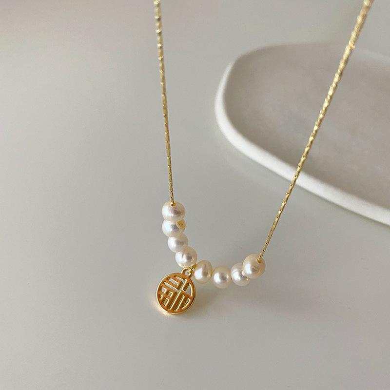 Pendant Necklaces Minar French Retro Hollow Chinese Letter For Women Golden Thin Chain Baroque Freshwater Pearl Choker Necklace
Pendant Necklaces Minar French Retro Hollow Chinese Letter For Women Golden Thin Chain Baroque Freshwater Pearl Choker Necklace