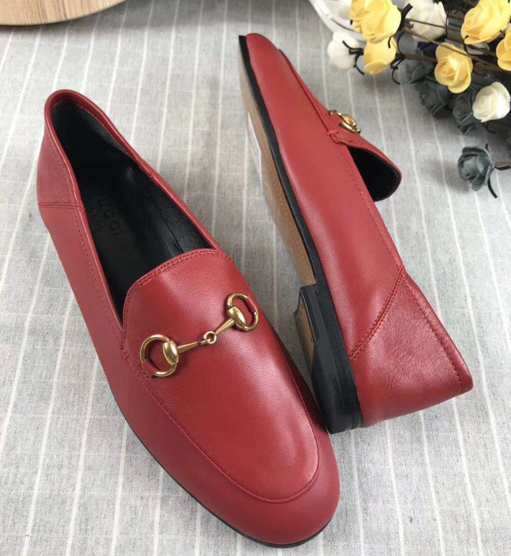 Ladies flat bottom leather shoes, genuine leathe big full size package 35-41, black, white, brown, pink, red.
Ladies flat bottom leather shoes, genuine leathe big full size package 35-41, black, white, brown, pink, red.